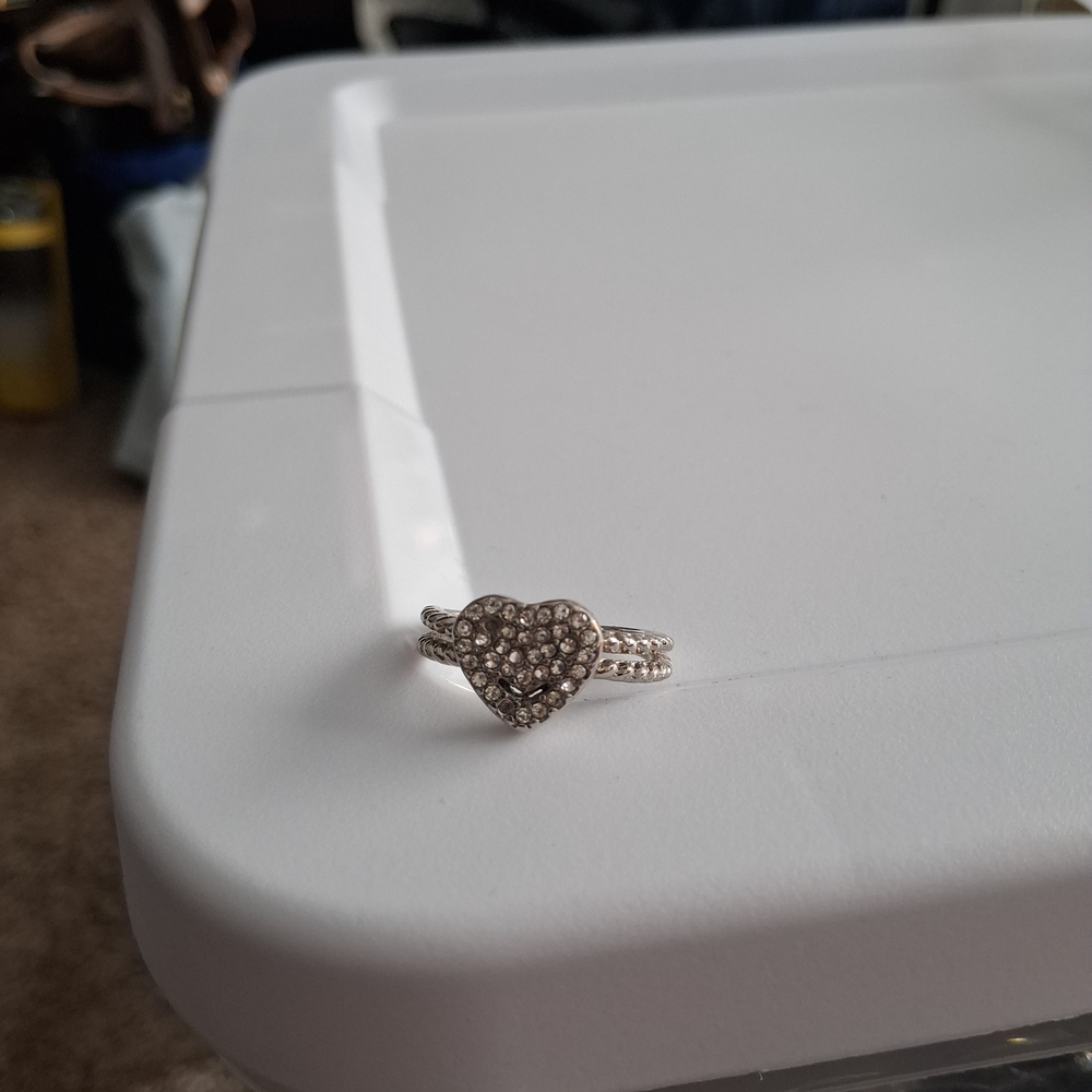 Elegant Silver Tone Heart Ring